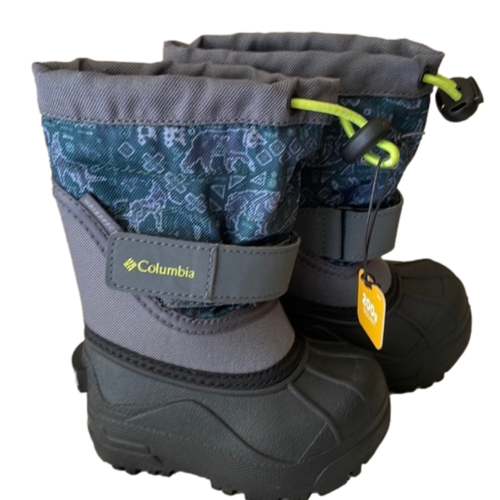 COLUMBIA NWT Snow Boots Size 5